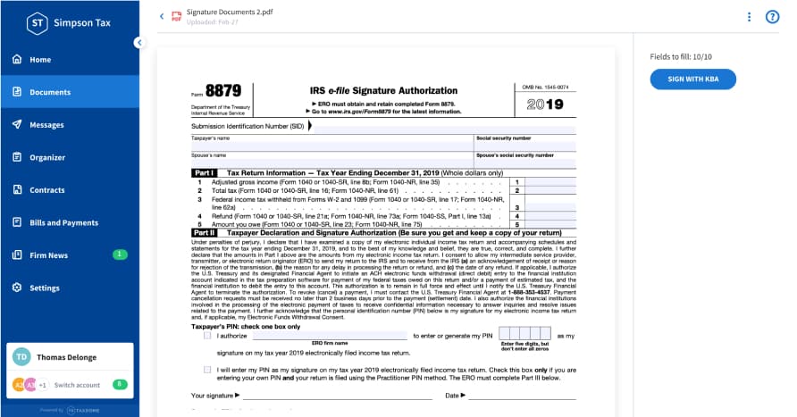 En TaxDome puede solicitar la firma de impuestos mientras carga los archivos del cliente